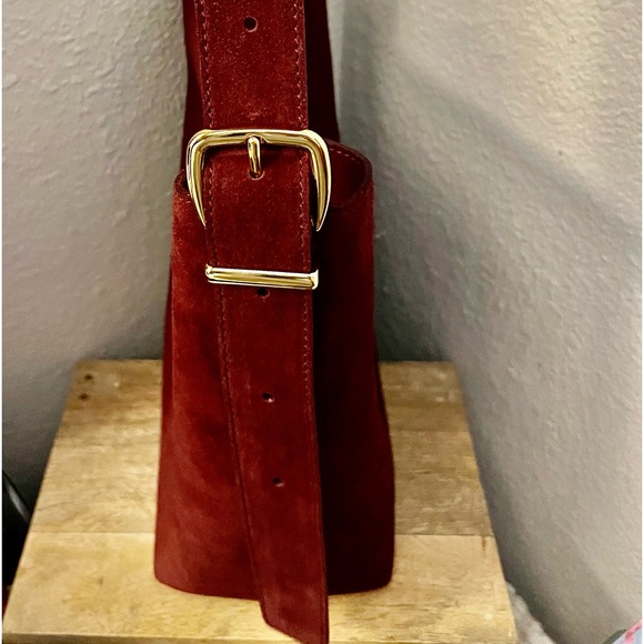 NWT The Essential Medium Bucket Tote - Merlot - Picture 7 of 9